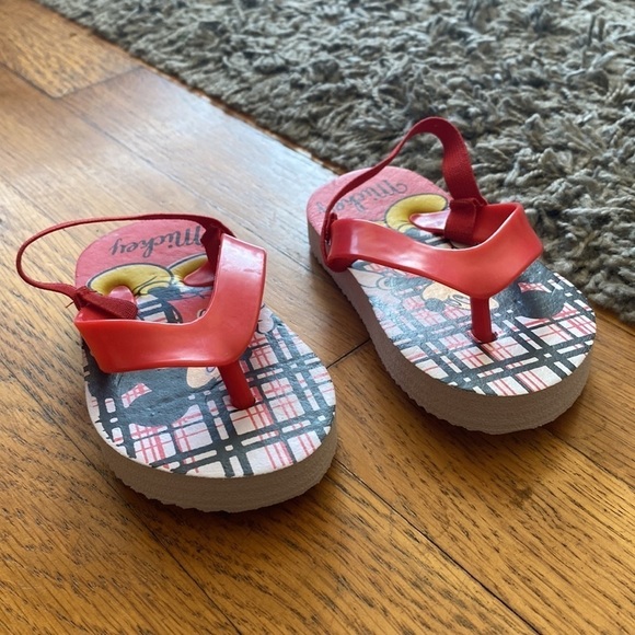 Mickey Mouse Red Sandals Unisex Size 5 - Picture 4 of 7